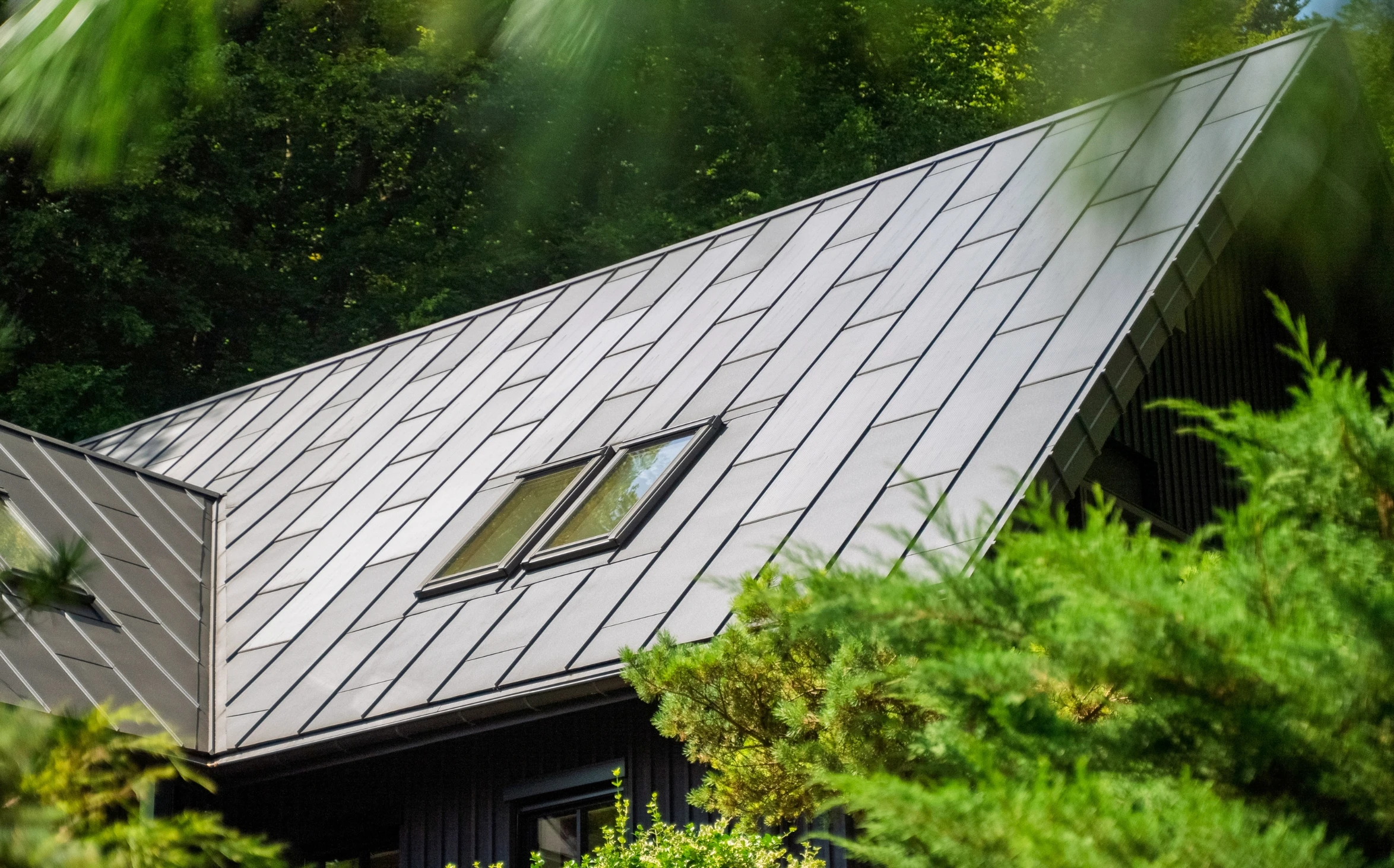 Dach solarny SOLROOF - Dach, który produkuje energię - HERO 3