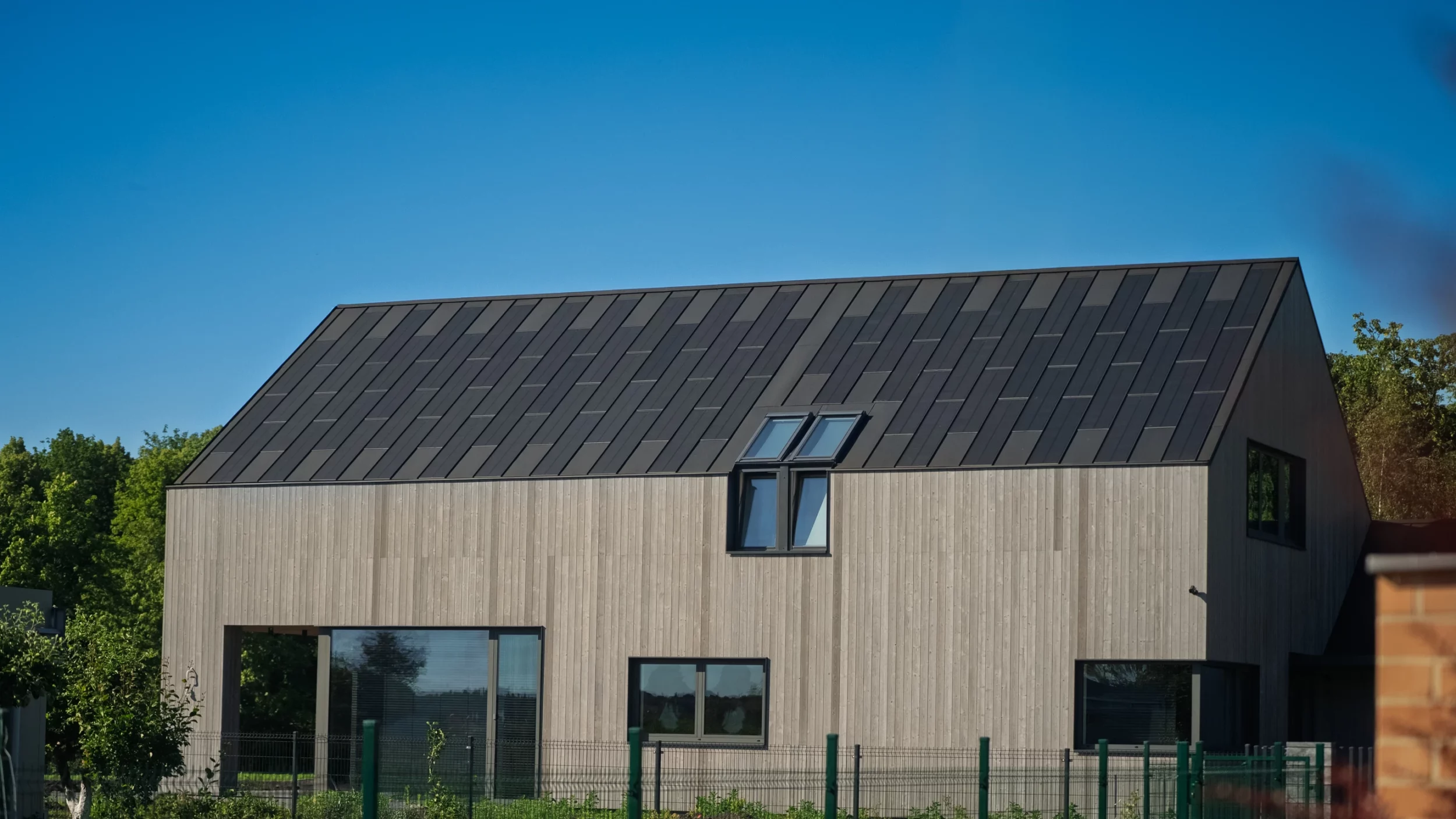 Dach solarny SOLROOF - estetyka bez kompromisów